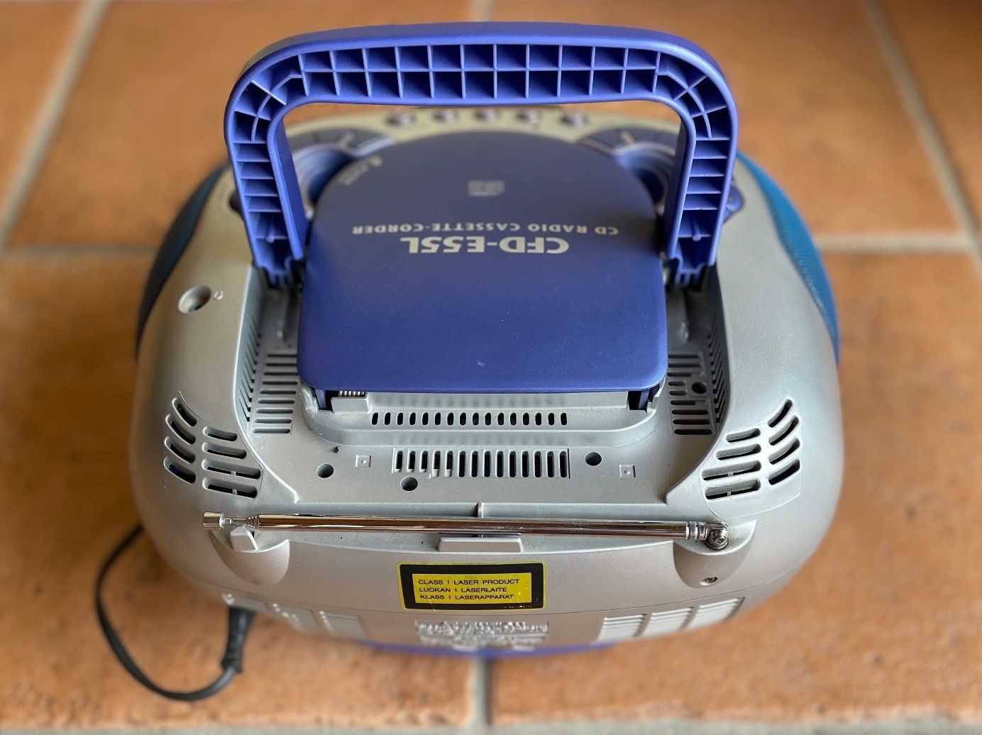 Sony Radios: Radio cassette Sony CFD-E55L – Gebraucht aus Chamoson von  2