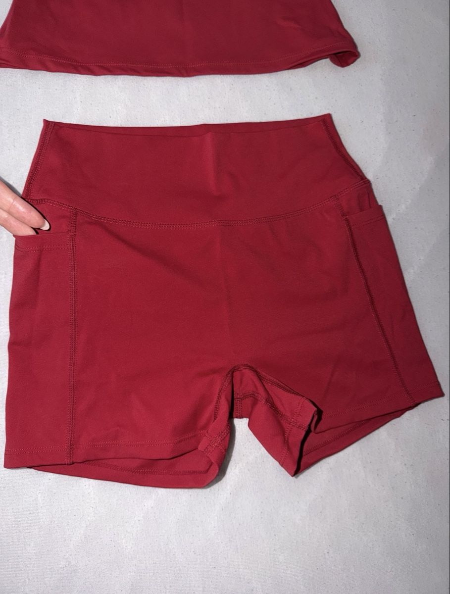 Shein Lotti di vestiti: Sportset zweiteiler rot – Nuovo (secondo la descrizione) da Oftringen venduto da soraia.i 2