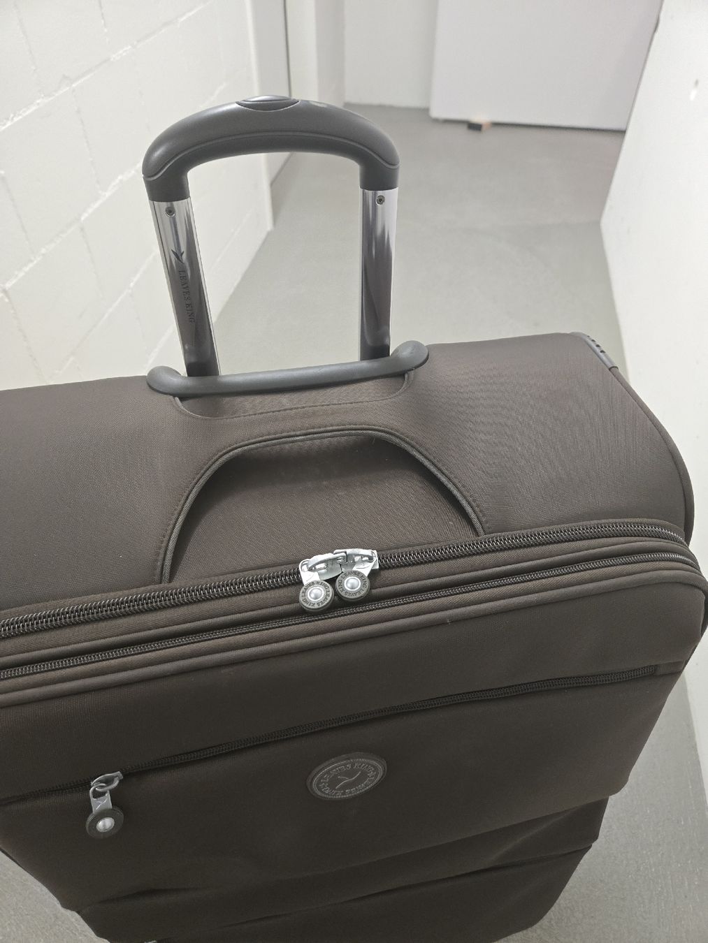 Valises de voyage: Large size suitcase – Neuf (Voir description) à Aesch BL par mun_jm7v 6