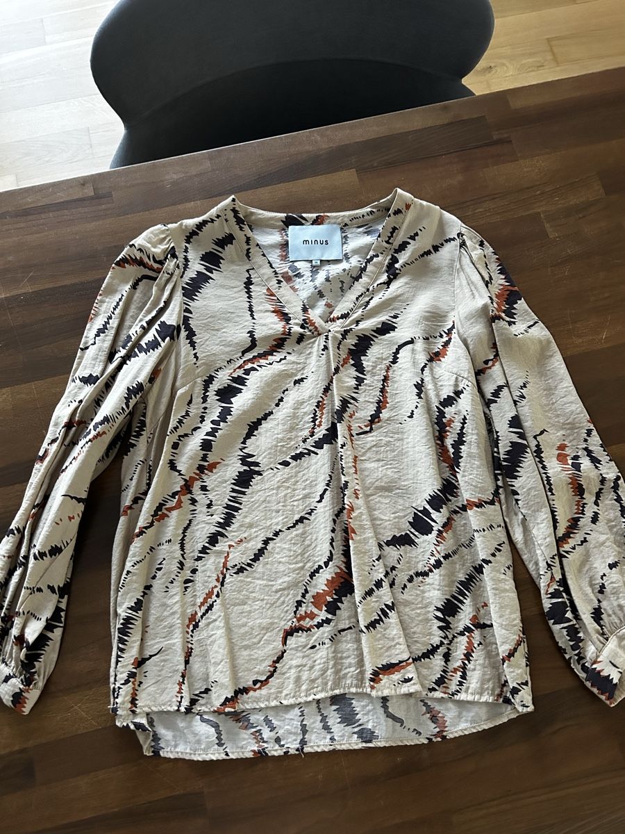 Blusen: MINUS Bluse Gr. 36(M)Skandi Muster Viskose – Neu (gemäss Beschreibung) aus Balsthal von LaLiLu77