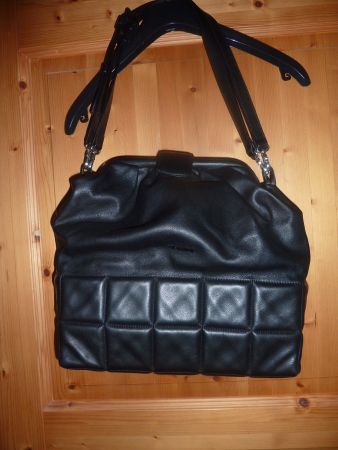 VIC MATIE Handtasche/ Rucksack neuwertig, schwarz,
