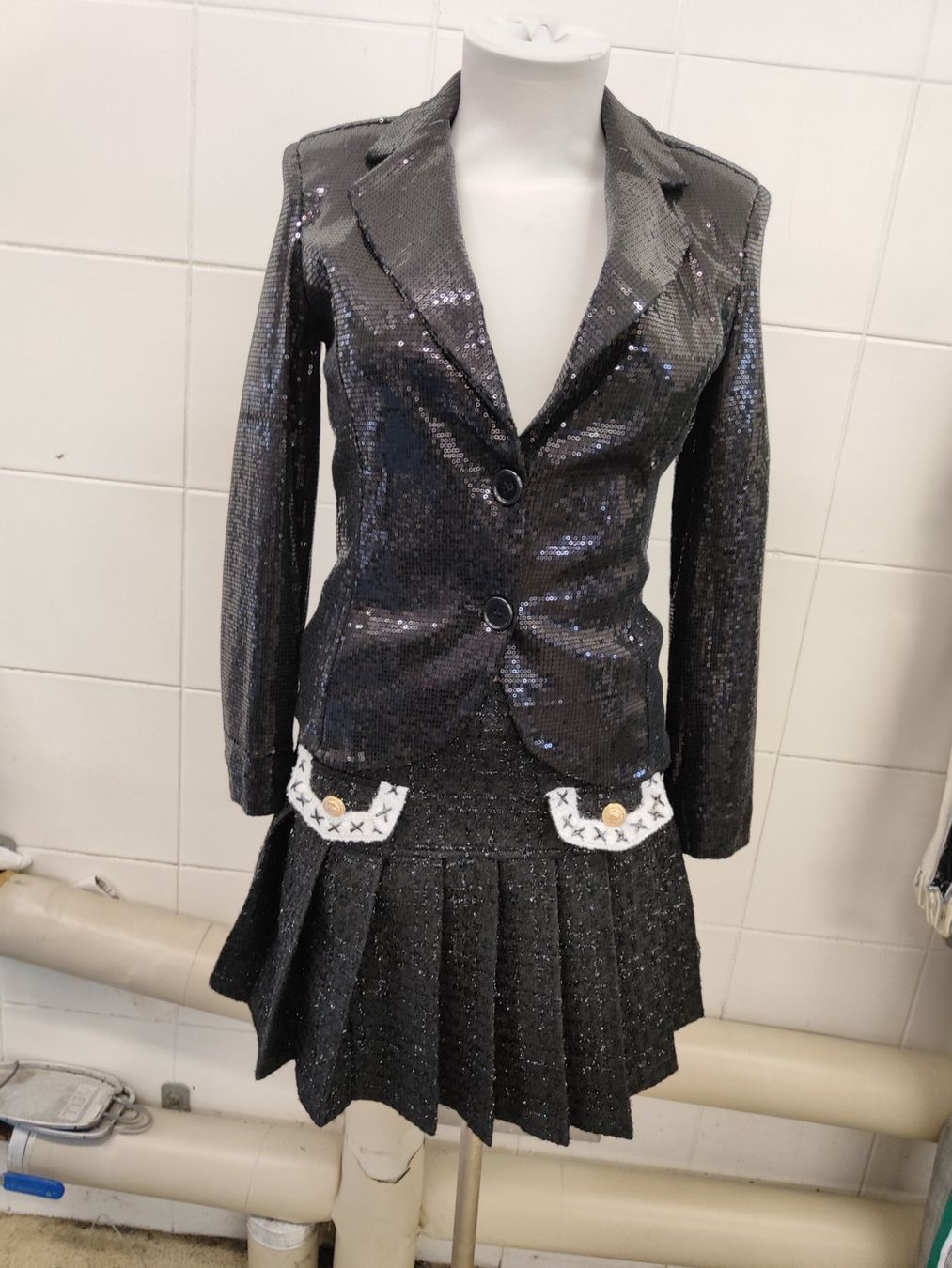 Lotti di vestiti: Blazer und Jupe Gr 36 – Nuovo (secondo la descrizione) da Langnau am Albis venduto da Judithsebi 2