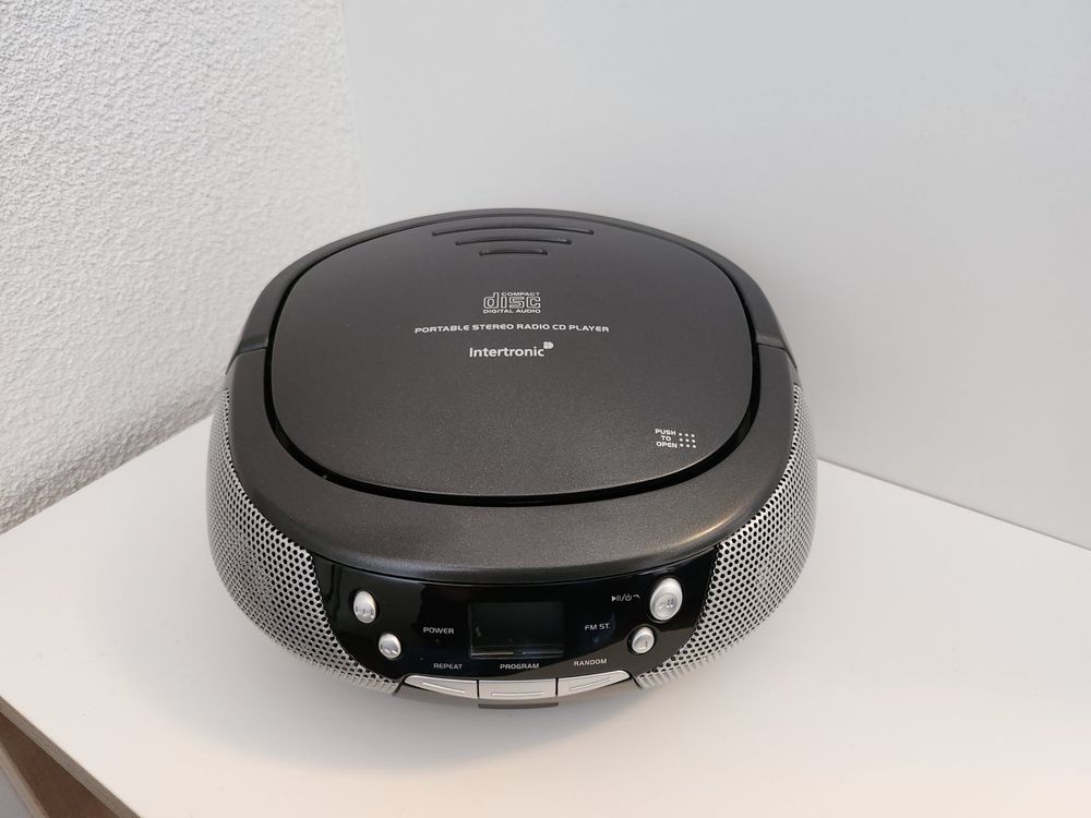Intertronic portable Stereo Radio CD player | Kaufen auf Ricardo