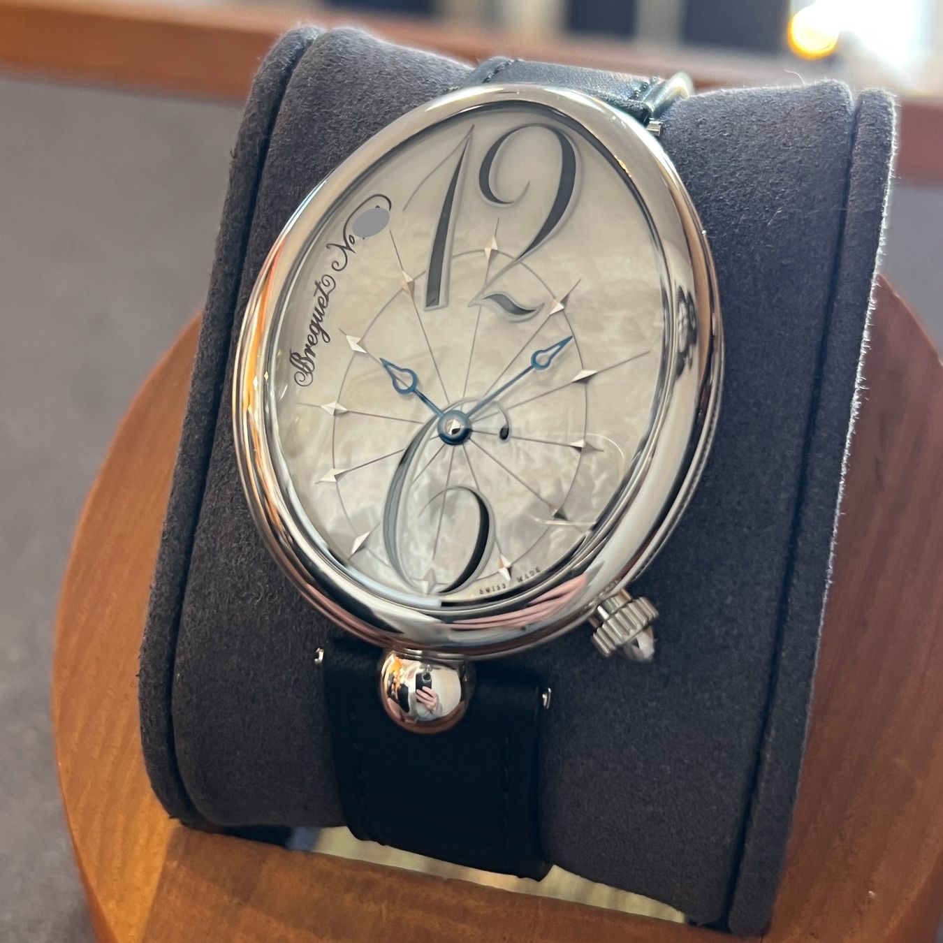 Breguet Orologi: Breguet Reine De Naples MOP Dial 8967 – Usato da Carouge GE venduto da Watchaser 2