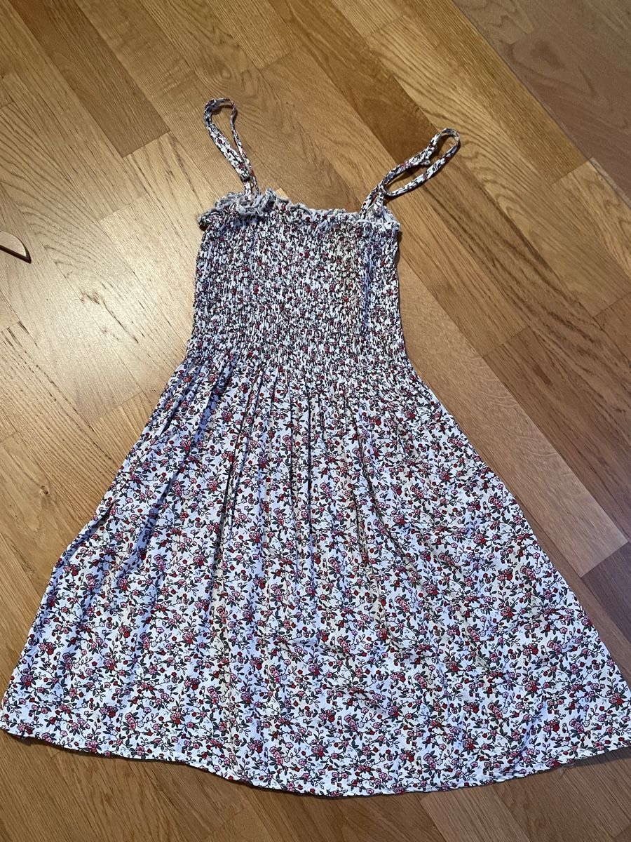 Kleider & Röcke: Sommerkleid Mädchen – Neu (gemäss Beschreibung) aus Balgach von sei_s6d7