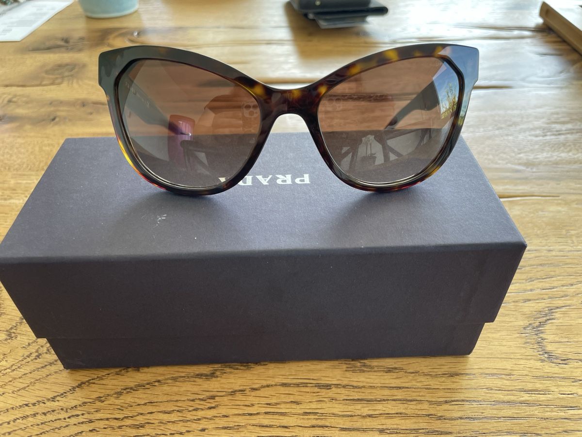 Prada Occhiali & Lenti: Sonnenbrille von PRADA – Usato da Bottmingen venduto da Leela2