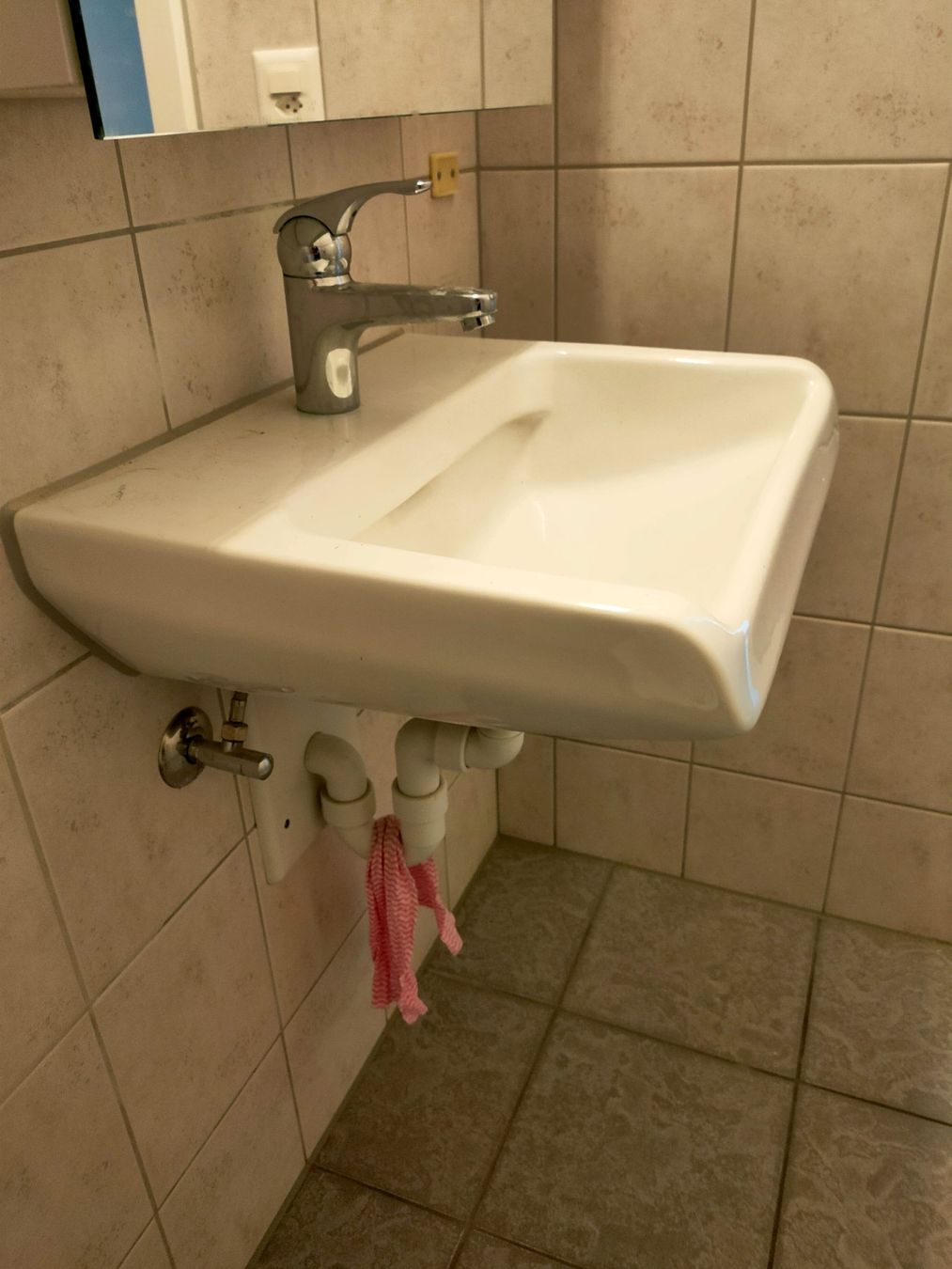 Laufen Spülbecken & Waschbecken: Lavabo Badezimmer – Gebraucht aus Aarwangen von Muellerli76