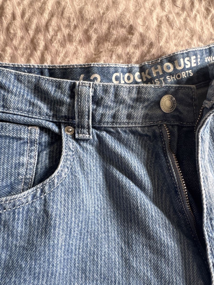 C&A Hosen: Damen Short 42 quasi neu – Gebraucht aus Hägendorf von laumatt 1