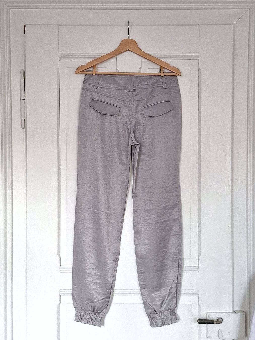 Pantaloni: Vintage Satin Hose Silber Gr. S – Usato da Ried-Brig venduto da Zzyzx 2