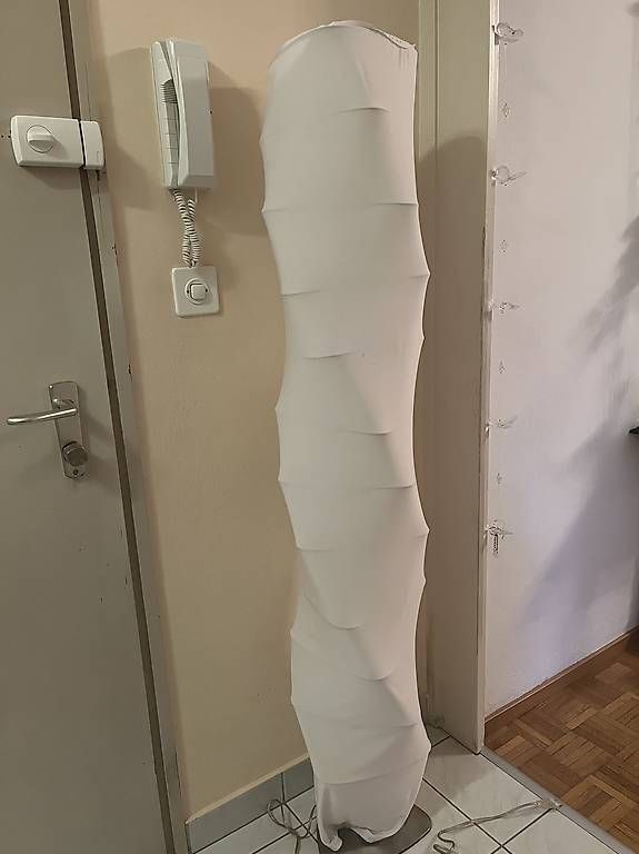 Lampade: Vendo lampada da terra  – Usato da Pregassona venduto da lau_qqs8