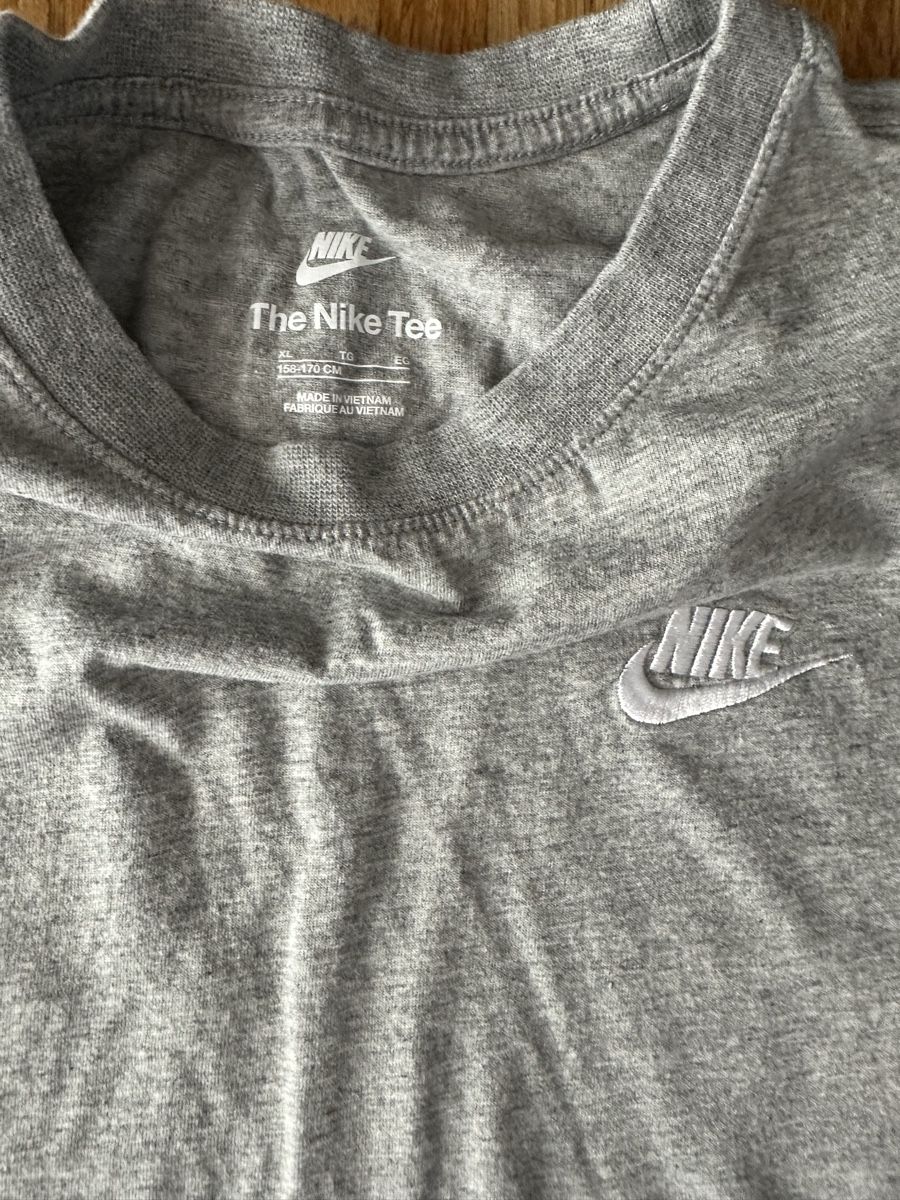 Nike Pullover & Sweatshirts: Nike Shirt Gr. 158-164 NEU – Neu (gemäss Beschreibung) aus Wetzikon ZH von brandshop 2