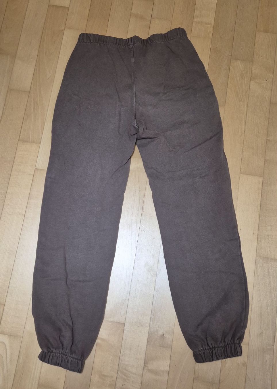 Brandy Melville Pantaloni: jogging Brandy Melville brun, one size – Usato da Cheseaux-Lausanne venduto da cloe.ly_n. 1