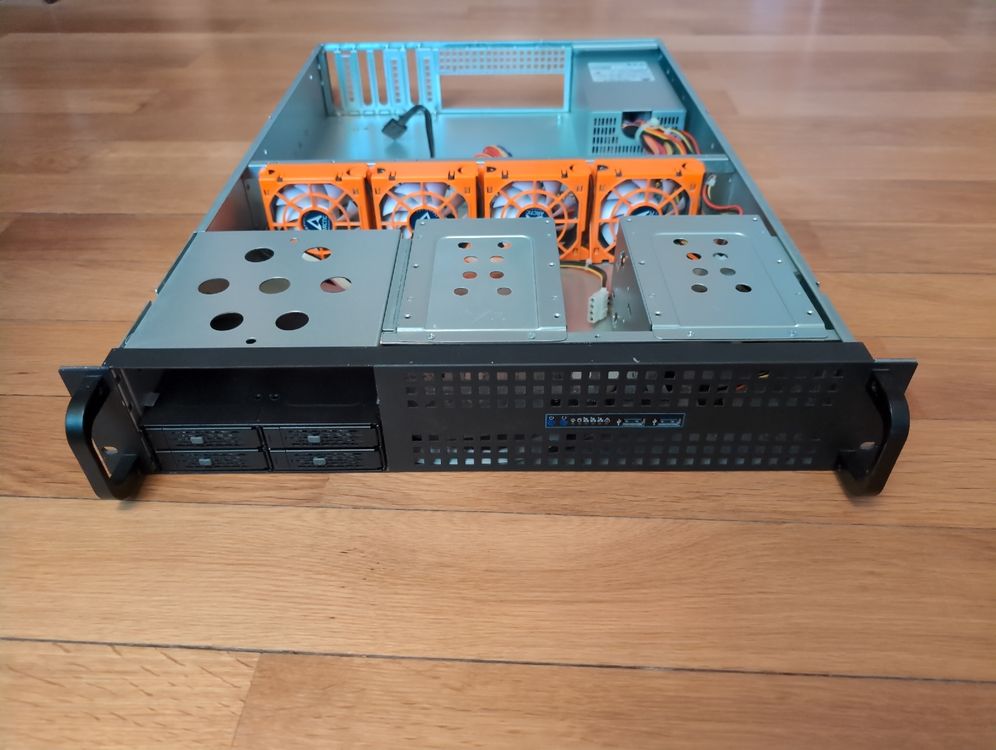 InterTech Server Gehäuse (inkl. PSU und Rackschienen) (Gebraucht) in ...