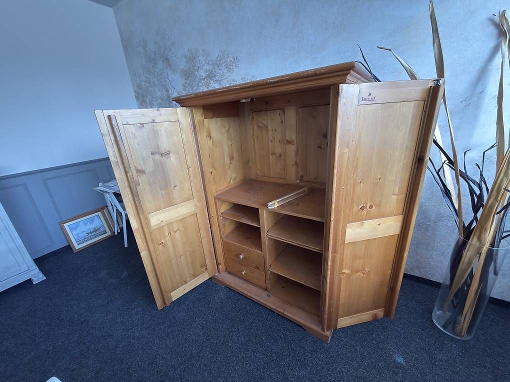 Schränke: Schrank Antike optik – Gebraucht aus Staad SG von pas_d6lp 1