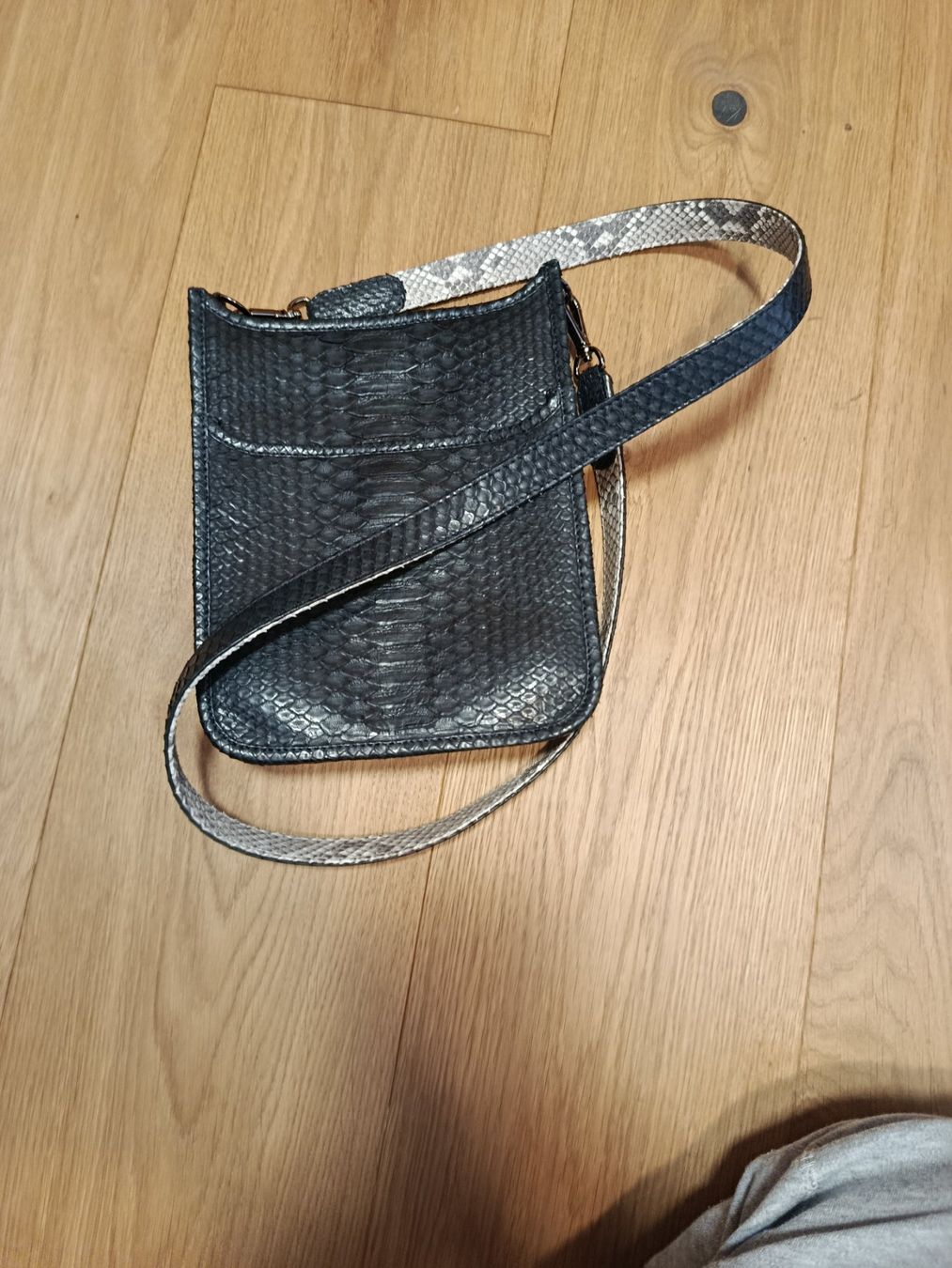 Borse da donna: Asher J. Markell Handtasche – Usato da Unterägeri venduto da rockundco 1