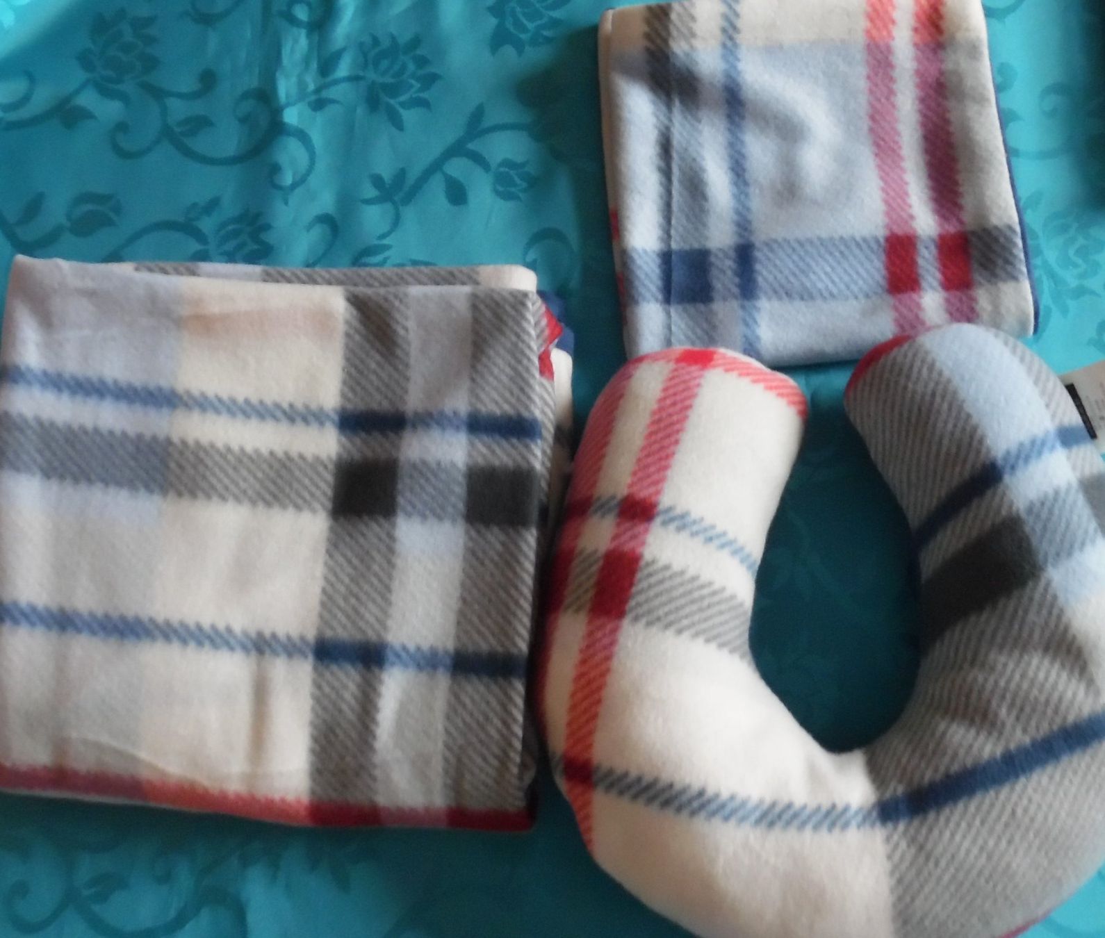 Decken: 3-Teiliges Set – Neu (gemäss Beschreibung) aus Bellinzona von Luna093
