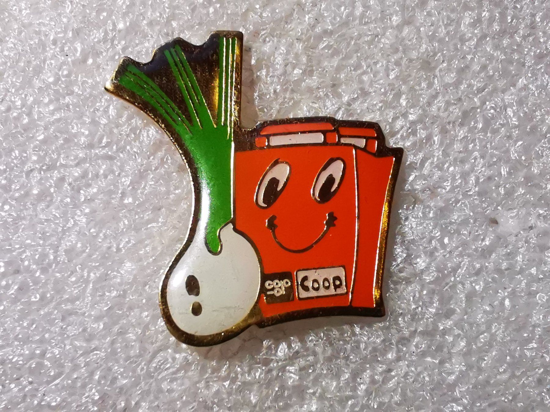 Placchette & Badge: Ansteckpin 53: Coop – Usato da Oppligen venduto da Pin-Fall-Shop