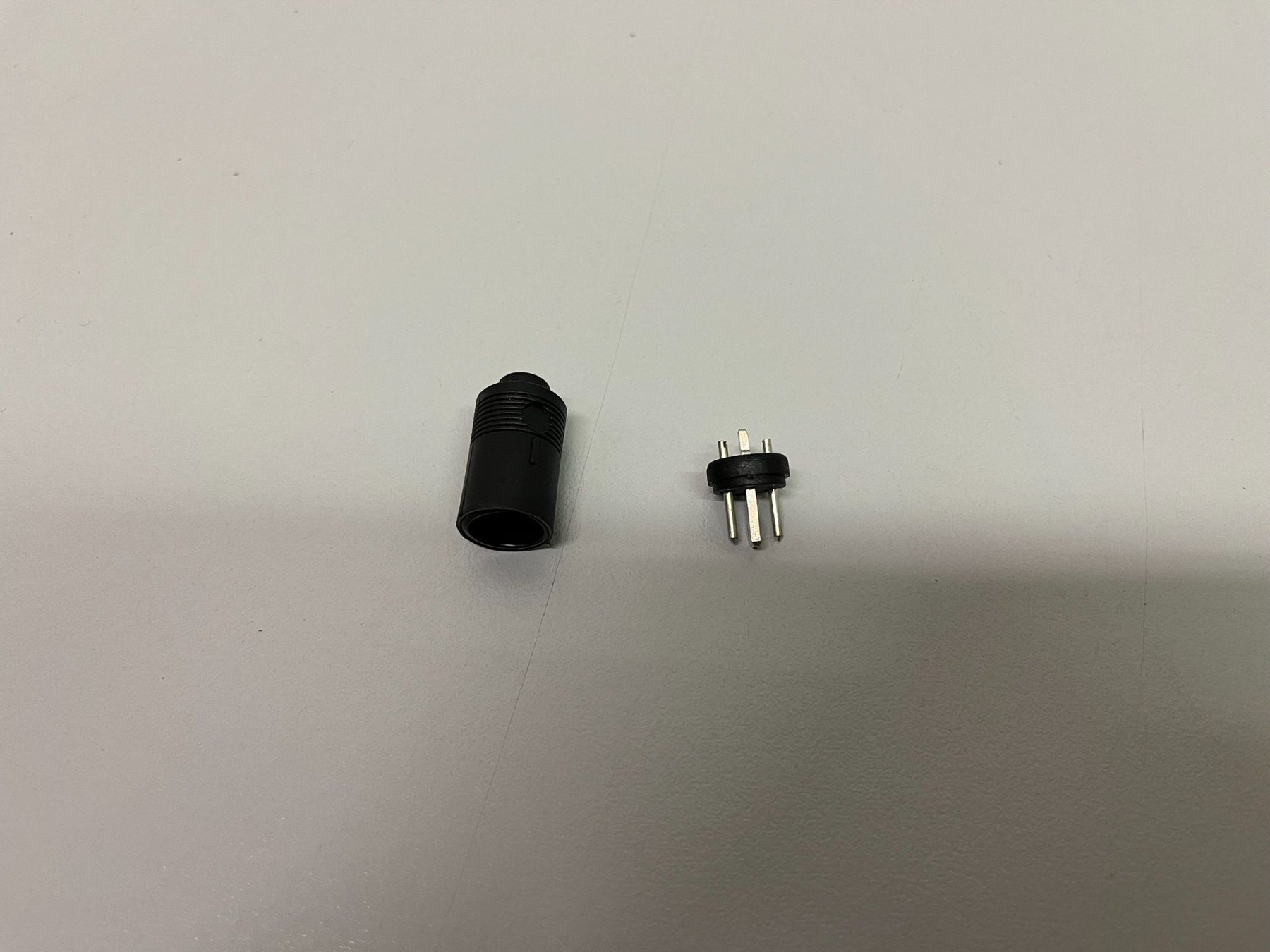 Cavi: 3 Pin Din Stecker Bang&Olufsen – Usato da Hochdorf venduto da av-electronics