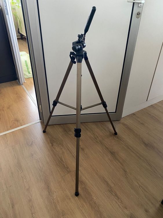 Treppiedi & Teste: Stativ für Fotoapparat oder Videokamera ! Vintage ! – Usato da Brügg BE venduto da rutschimedizin 2
