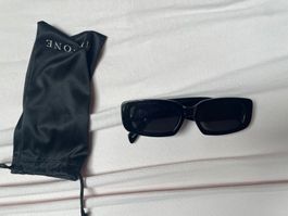 Sonnenbrille schwarz mit Beutel neuwertig