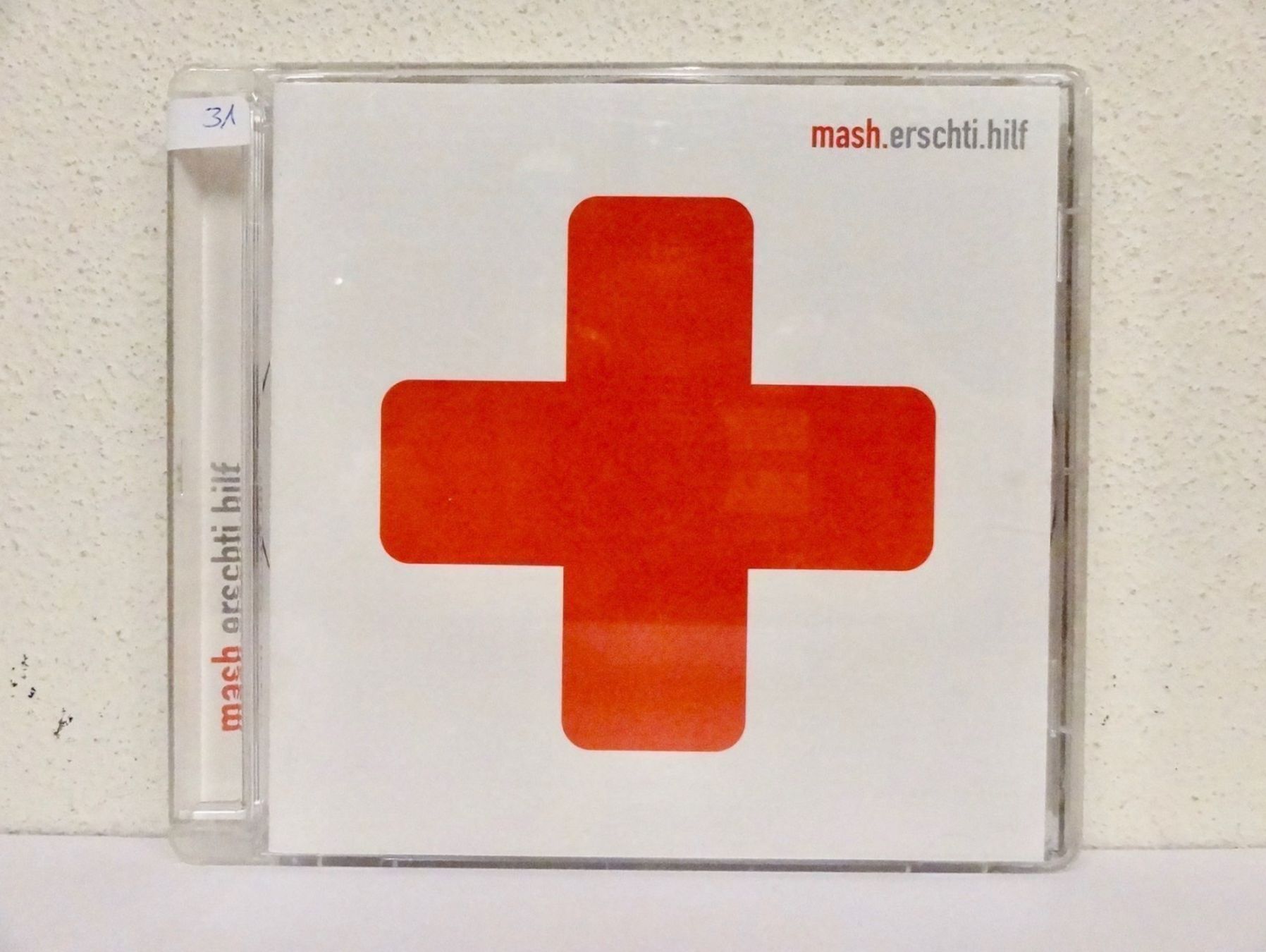 CDs: CD MASH / ERSCHTI HILF – D'occasion à Kerzers par djstarsky73