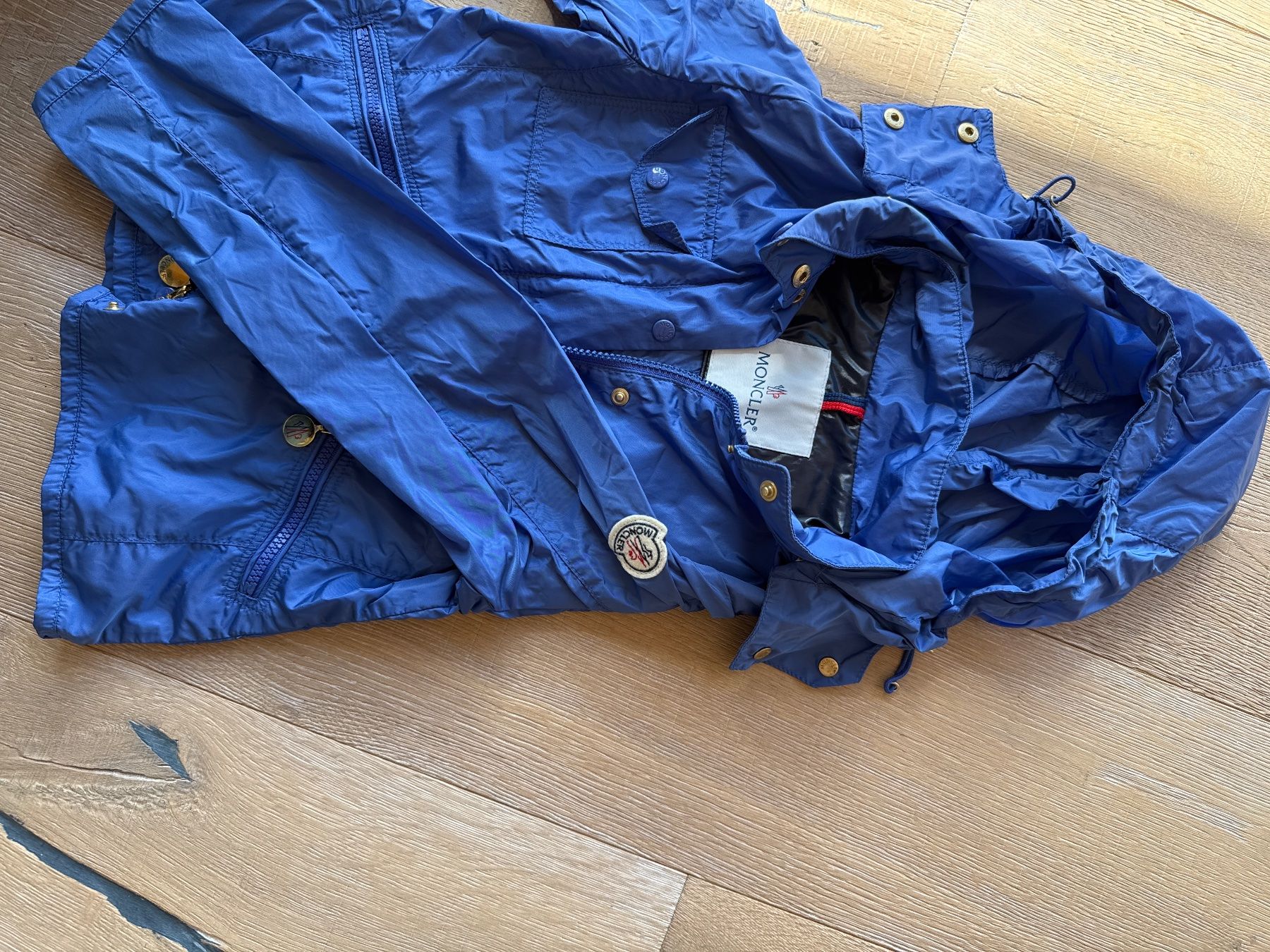 Moncler Giacche & Cappotti: Moncler Regenjacke Gr. 128 – Nuovo (secondo la descrizione) da Himmelried venduto da Dievole 1