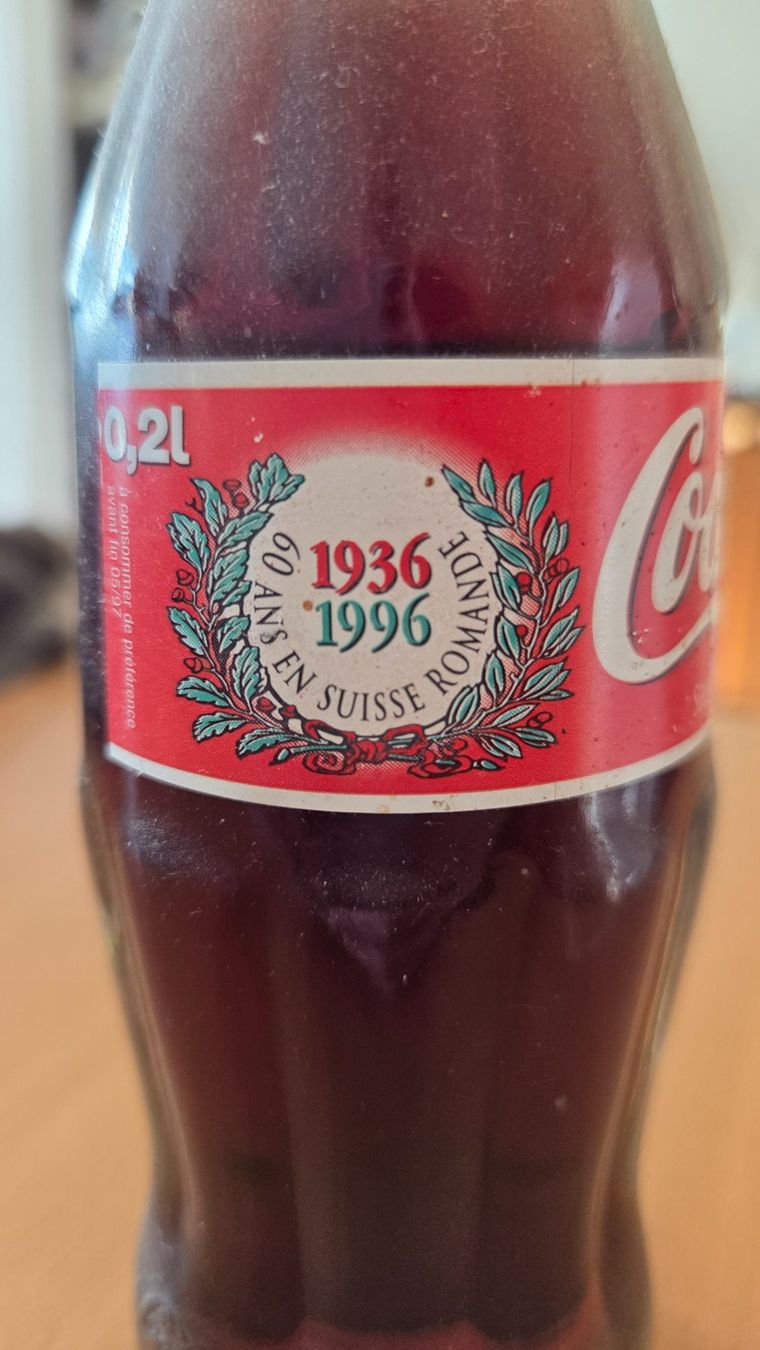 Coca-Cola Altro per la casa: Coca-Cola rare Bouteille commémorative Suisse Romande 60ans – Nuovo (secondo la descrizione) da Corseaux venduto da 4CAHUETE 2
