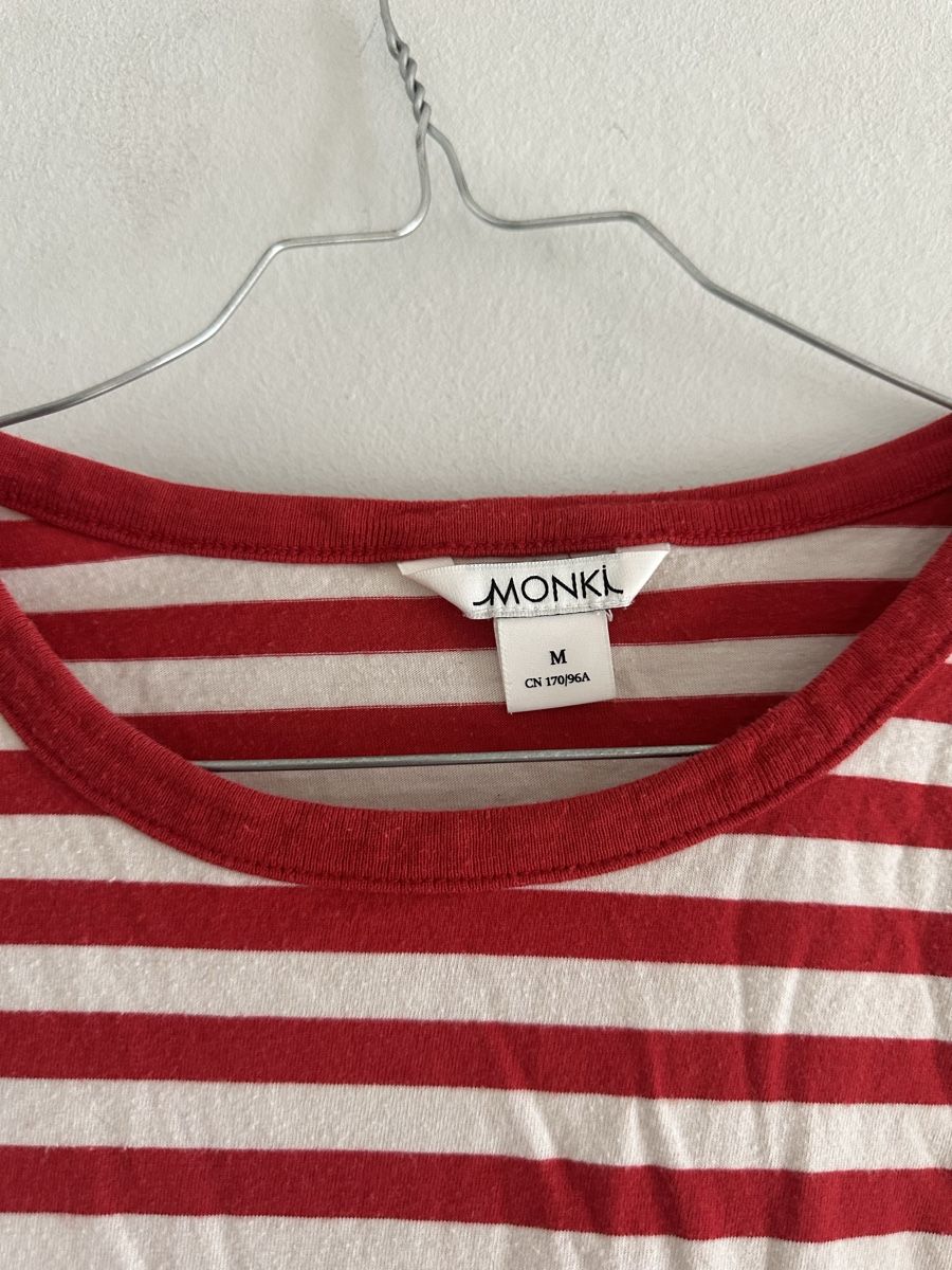 Monki Pulls & Sweat-shirts: Pull à rayures rouge et blanche  – D'occasion à Yverdon-les-Bains par Laureetlargent 1