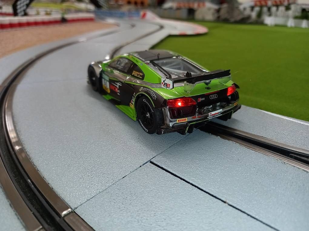 Carrera Piste: Carrera Digital 132 Audi R8 LMS – Usato da Langenthal venduto da noa_9wcy 2