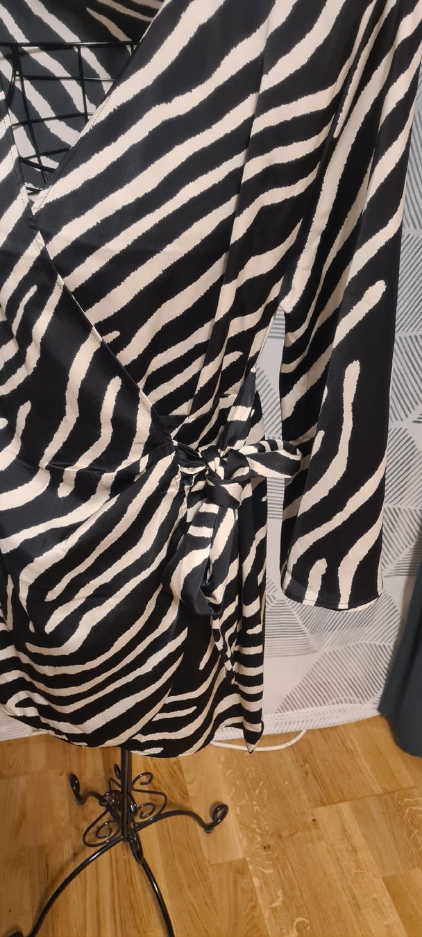 H&M Vestiti: vickel kleid gr S – Nuovo (secondo la descrizione) da zürich venduto da janjaz 2