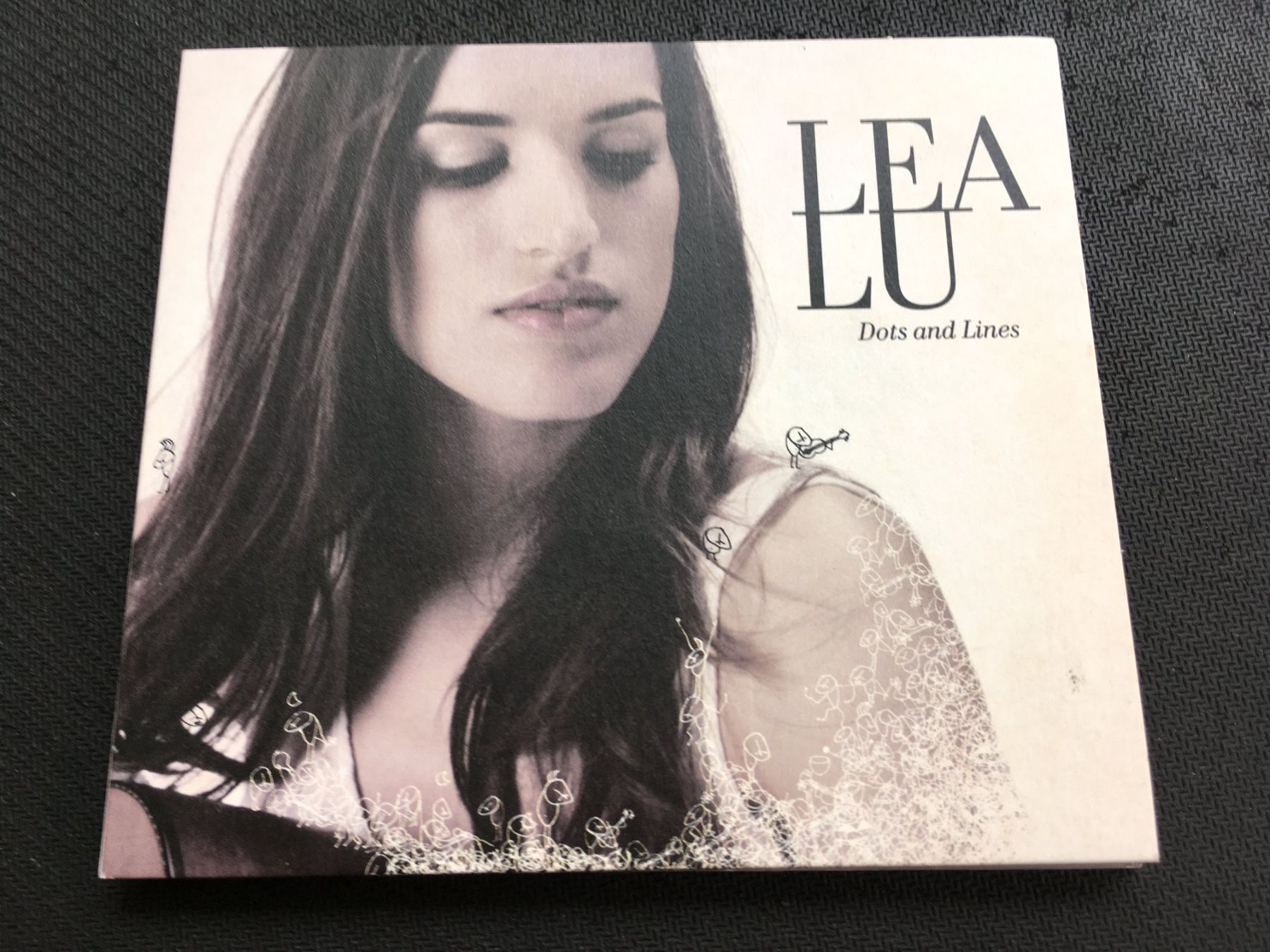 CDs: Lea Lu - Dots and Lines -CD- – Gebraucht aus St.Gallen von MedienJoe