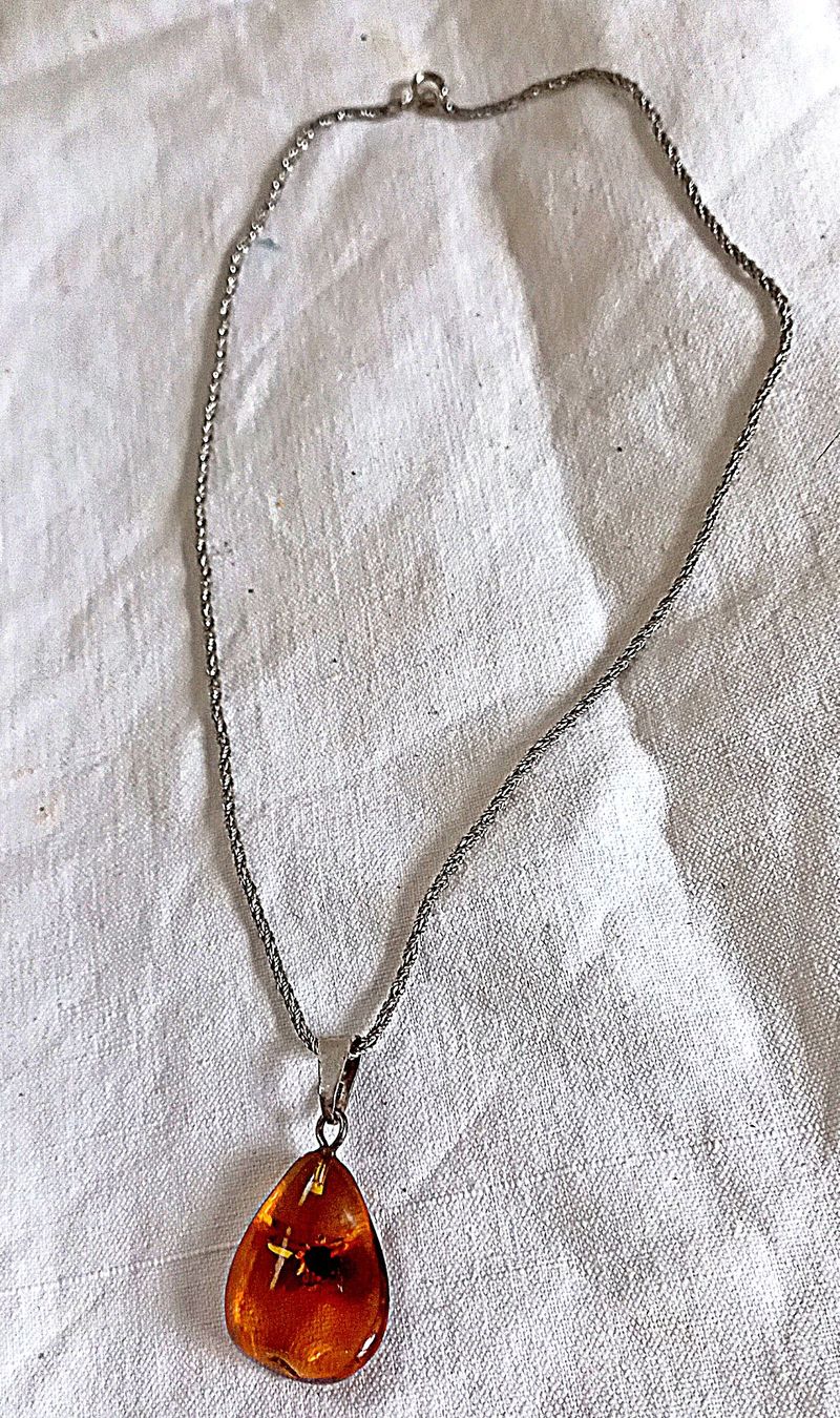 Catenine: Silberkette mit Bernsteinamulet – Usato da Baar venduto da 2cvbaar