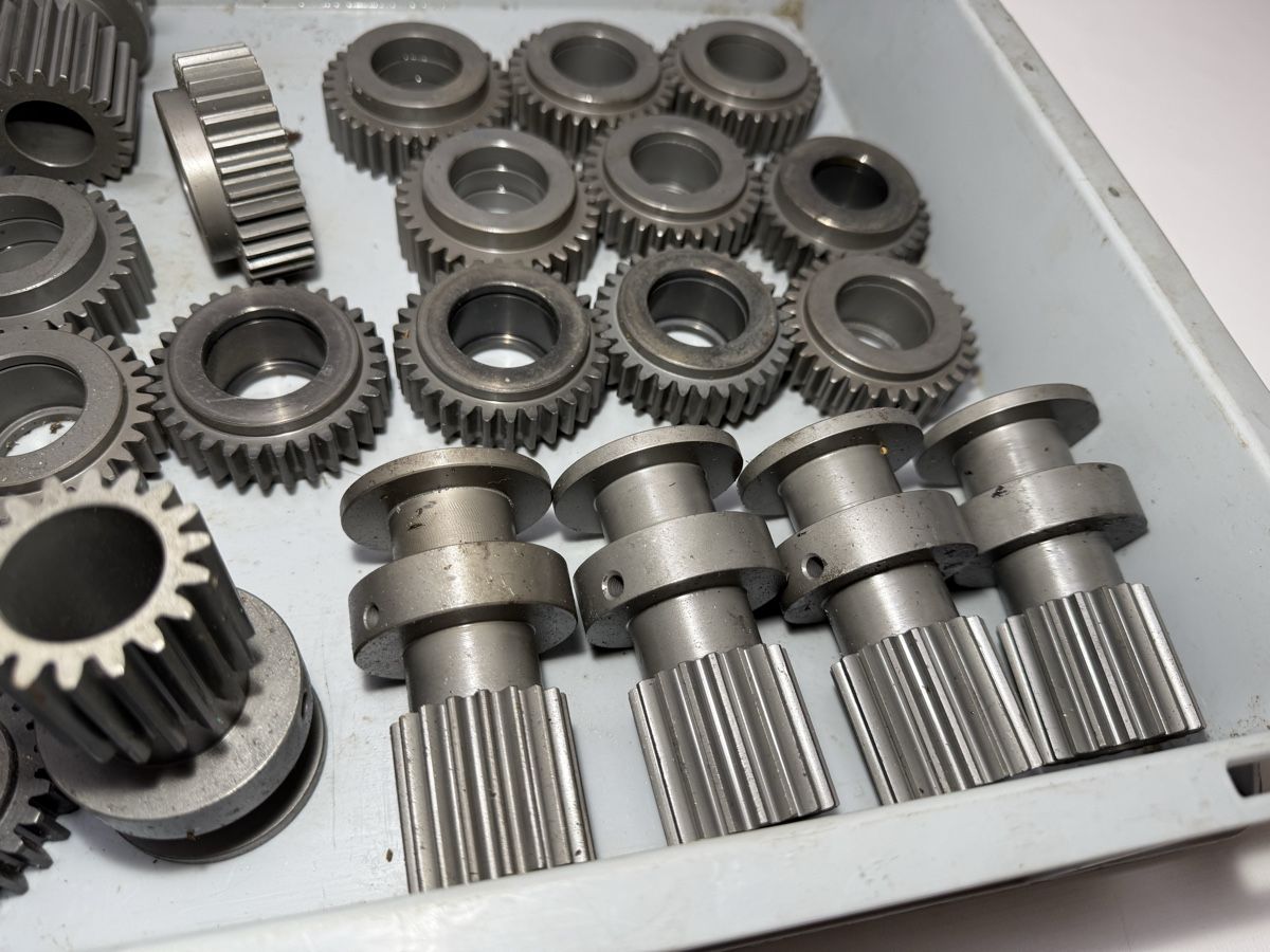 Ingressi: Sortiment Zahnräder Modul 2 Metall – Usato da Boswil venduto da ABLagerBoswil