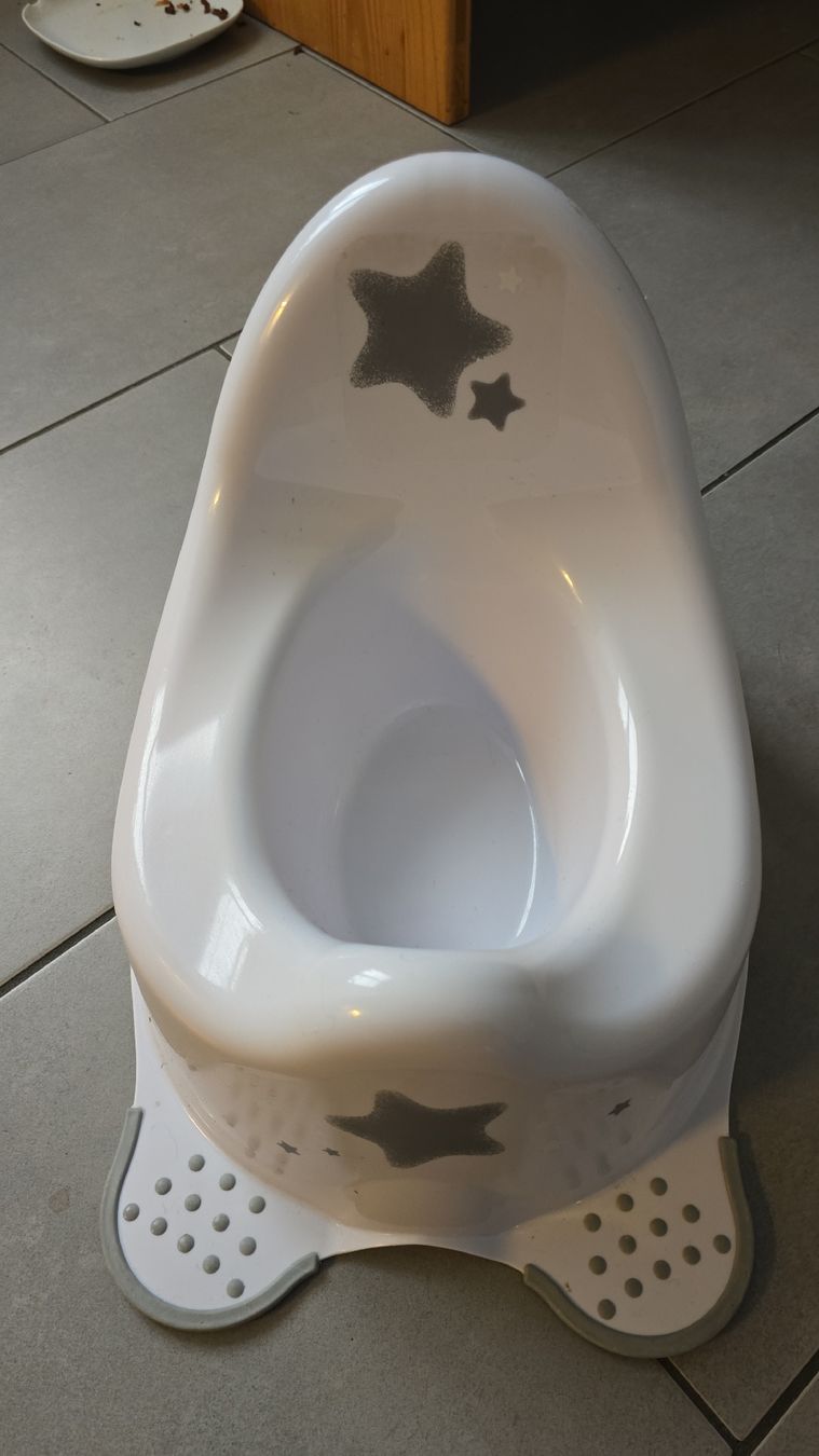 WC: Kinderhäfi – Gebraucht aus Klingnau von GiiNii95