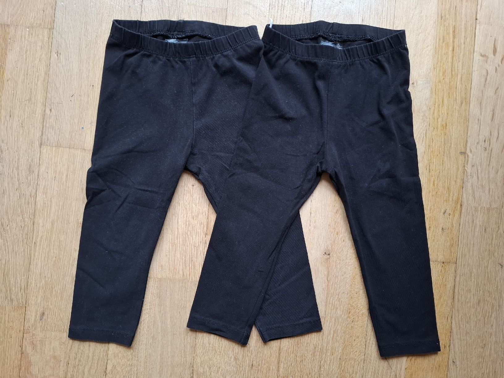 Collants: 2er Set Leggings, Schwarz, Grösse 86 – D'occasion à Biel/Bienne par AvasTheGreatest