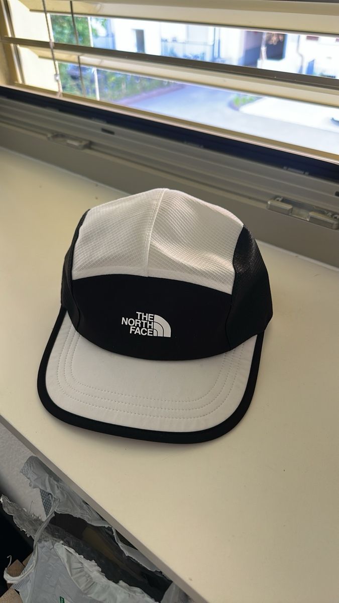 North Face Copricapi, berretti & cappellini: Northface Running Hat – Usato da Zürich venduto da Ram_9398 1