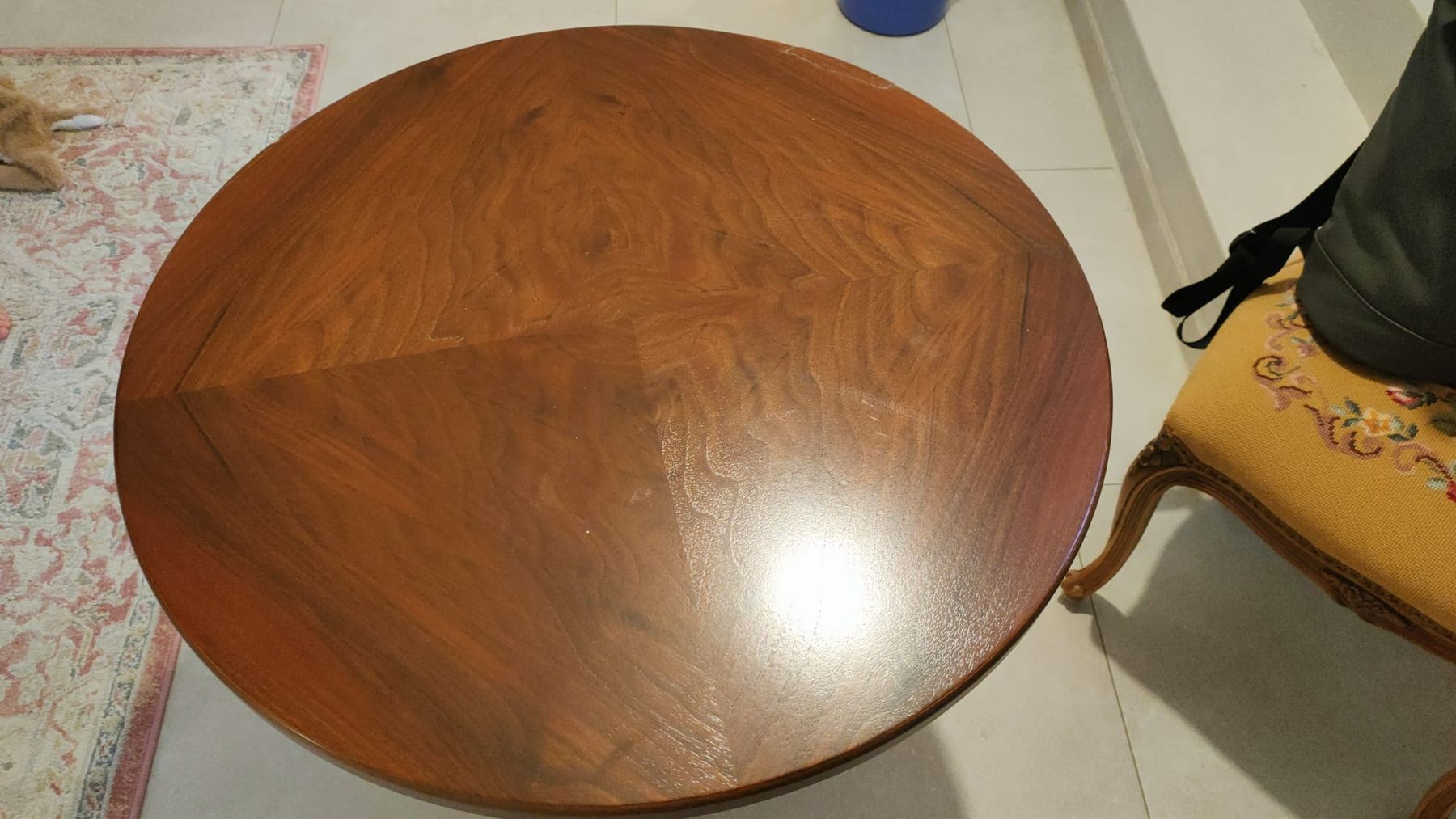 Tavoli: Tisch - Durchmesser 66cm - Dicke 2.8cm  67cm hoch – Usato da Mattwil venduto da FamilieG. 1