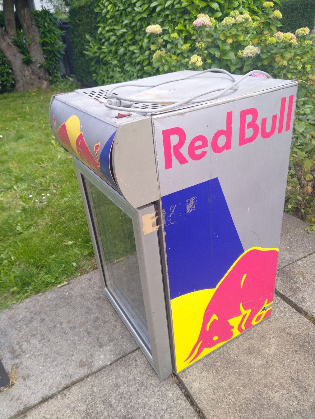 Red Bull Kühlschrank: Red Bull Kühlschrank  – Defekt aus Horw von Human78 1