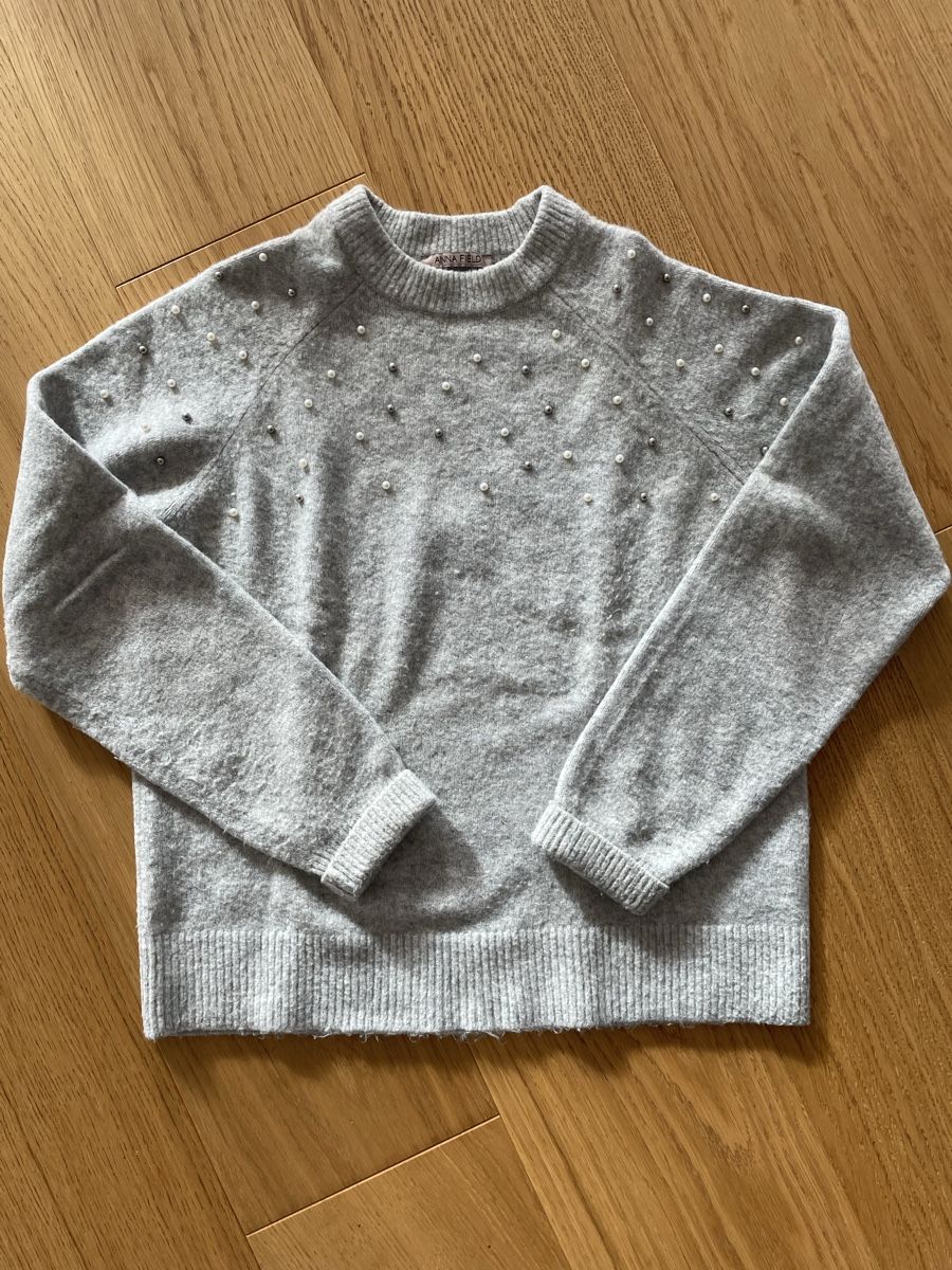 Maglioni & Felpe: 🩶Hellgrauer Strickpullover mit Perlen🩶 – Usato da Kilchberg BL venduto da ann_kwk5