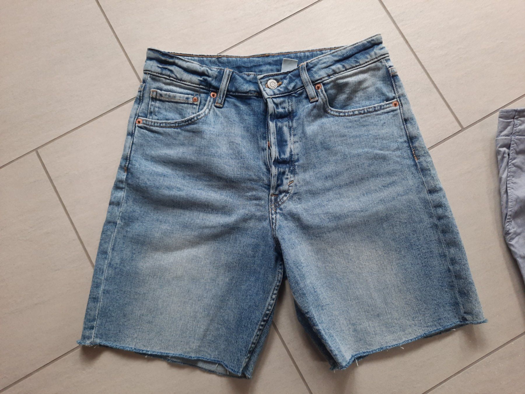 Pantaloni: 2x Shorts Grösse 42 – Usato da Einigen venduto da Pretorius66 1
