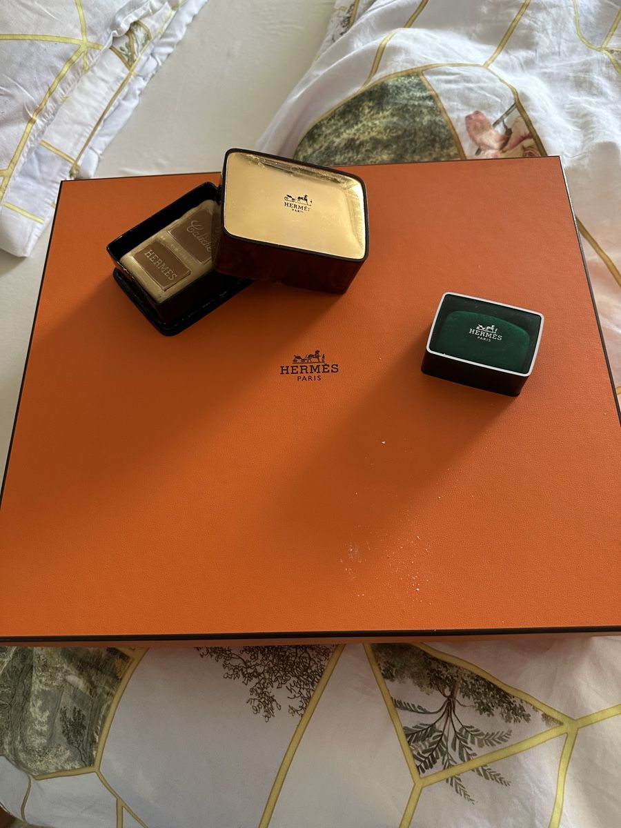 Caisses de transport: Hermes – D'occasion à Lengnau BE par juliachristen 1