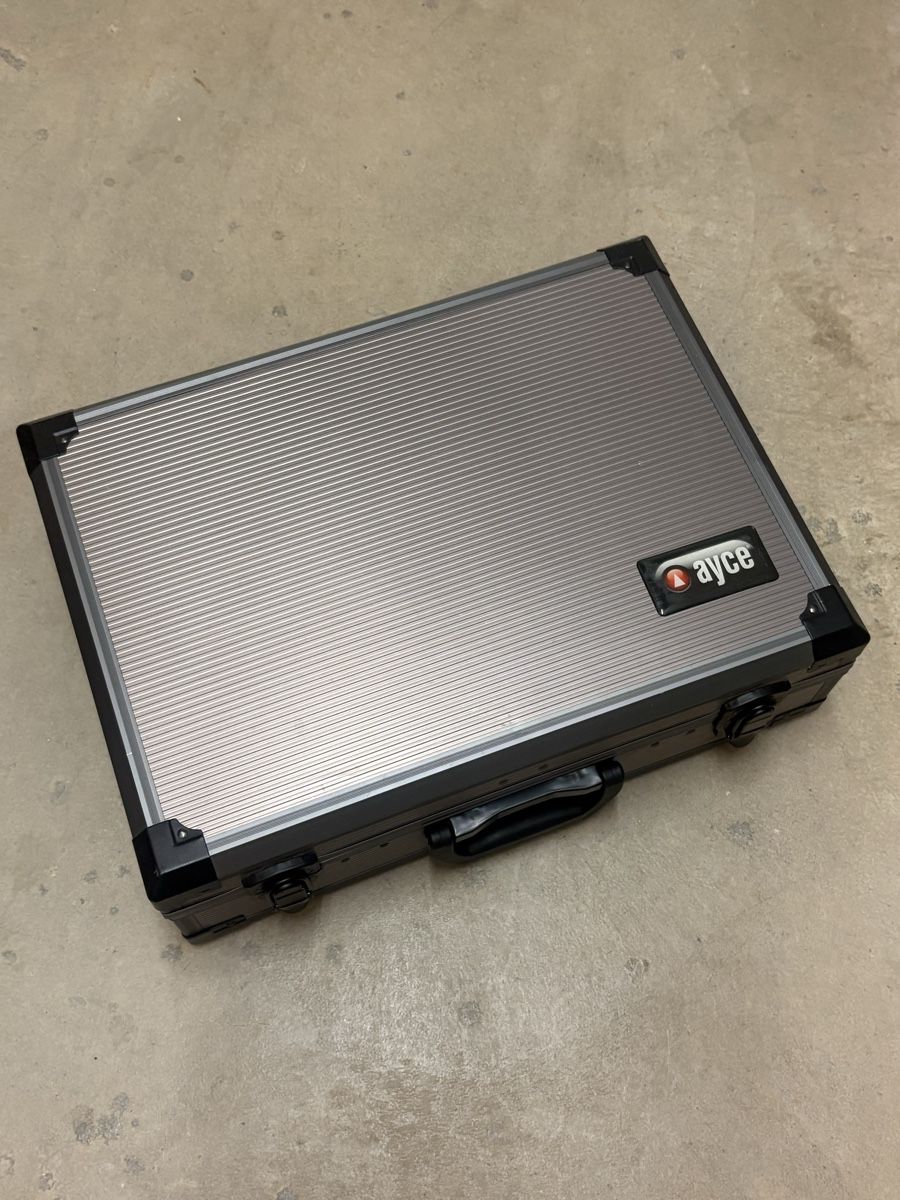 Alle Werkzeuge: Ayce Multi Tool Box – Gebraucht aus Chêne-Bougeries von Auction-Genevensis 2