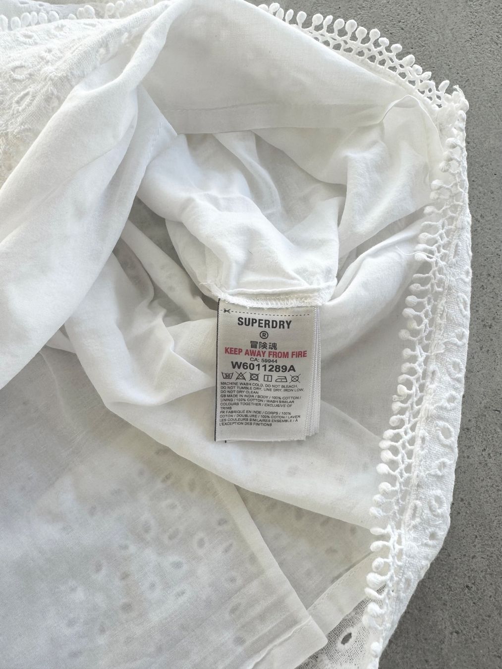 Superdry Tops: SUPERDRY top - T. M – Neuf (Voir description) à La Sarraz par Marina213 5
