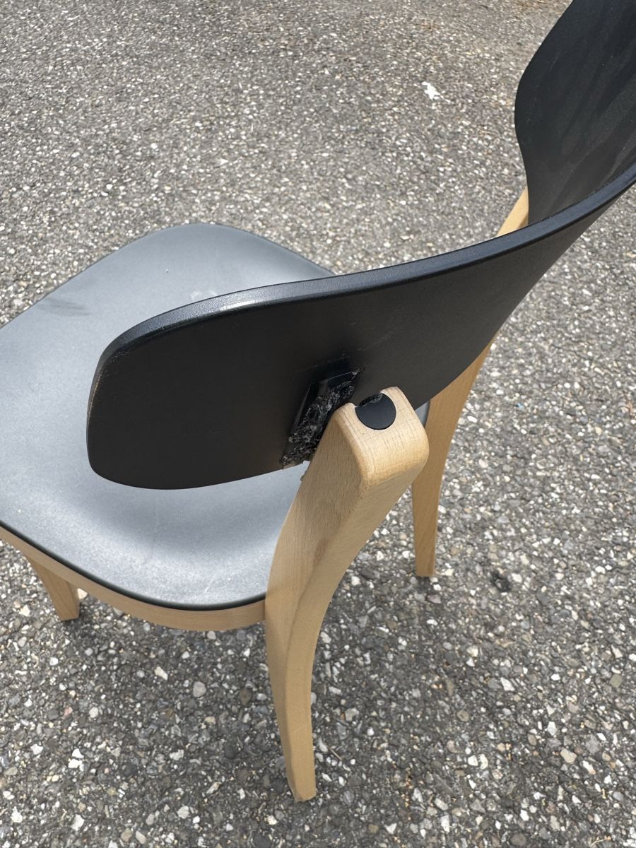 Vitra Stühle: Vitra Basel Stuhl ab 1.- Defekt  – Gebraucht aus Grenchen von Design-Outlet 3