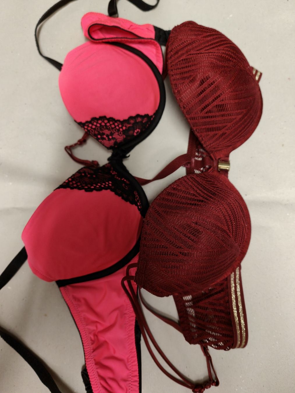 Altra biancheria intima: BH Set Pink und Bordeaux Grösse 80A  – Usato da Niederhasli venduto da 8155irae 1