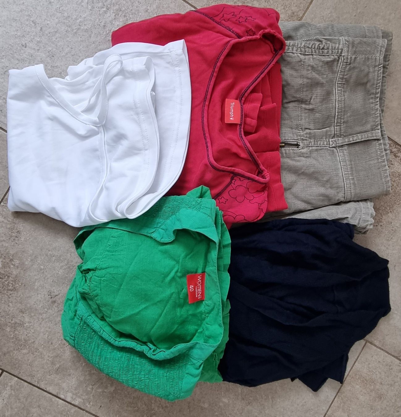 Lots de vêtements: Kleiderpaket gr.40 – D'occasion à Grossdietwil par GNOM313