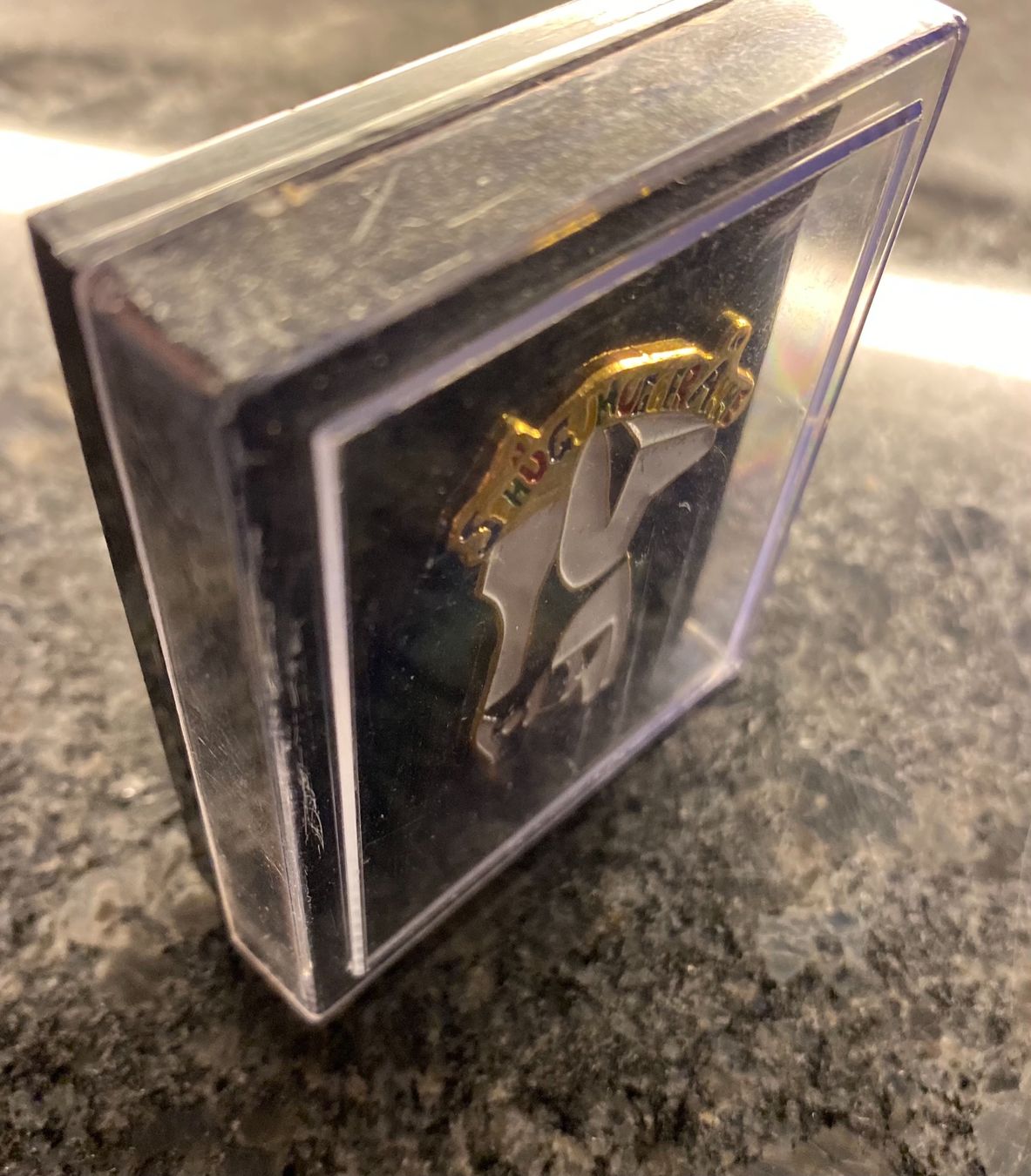 Placchette & Badge: Pin – Nuovo e nell'imballaggio originale da Luzern venduto da Mecgy 1