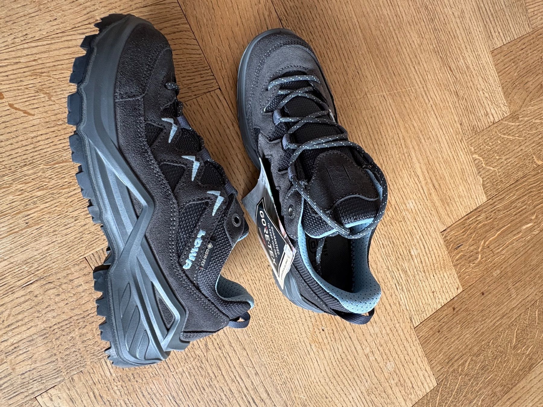 Lowa Scarpe da donna: Lowa Gortex Trekkingschuhe, Gr. 36.5 Neu! – Nuovo e nell'imballaggio originale da Bern venduto da Picollina 3