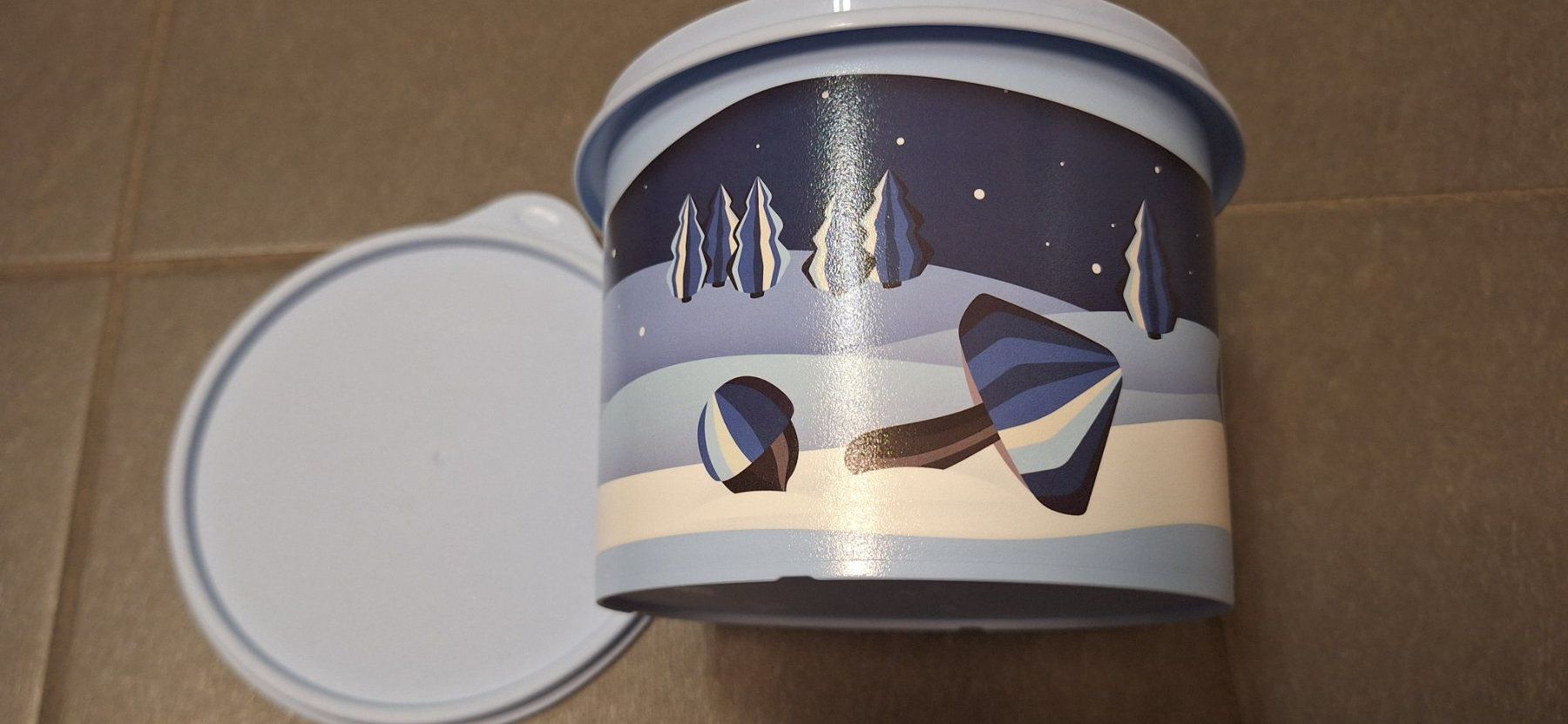 Tupperware Contenitori & Simili: Tupperware, Cubix rond, Noël, 1,1l – Nuovo e nell'imballaggio originale da Lussery-Villars venduto da pousinete02