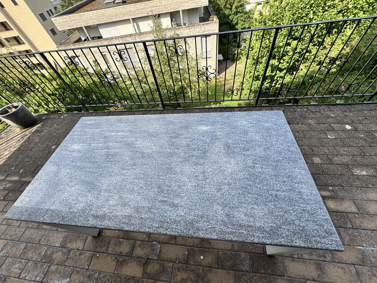 Tavoli: Gartentisch mit Steinplatte – Usato da Baar venduto da Anpf 2